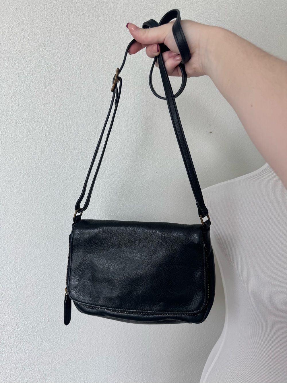 Margot Adjustable Strap Black Crossbody Leather Bag